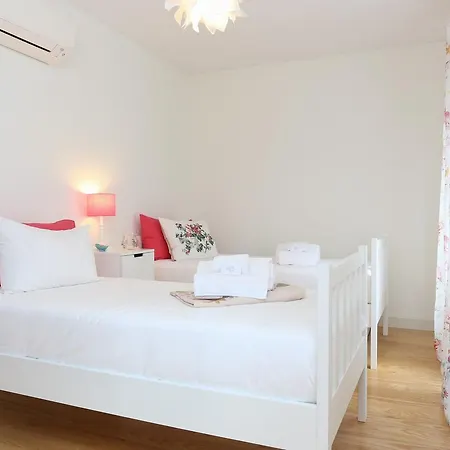 Azulejos' Charming With Terrace 2 By Lisbonne Collection Apartamento